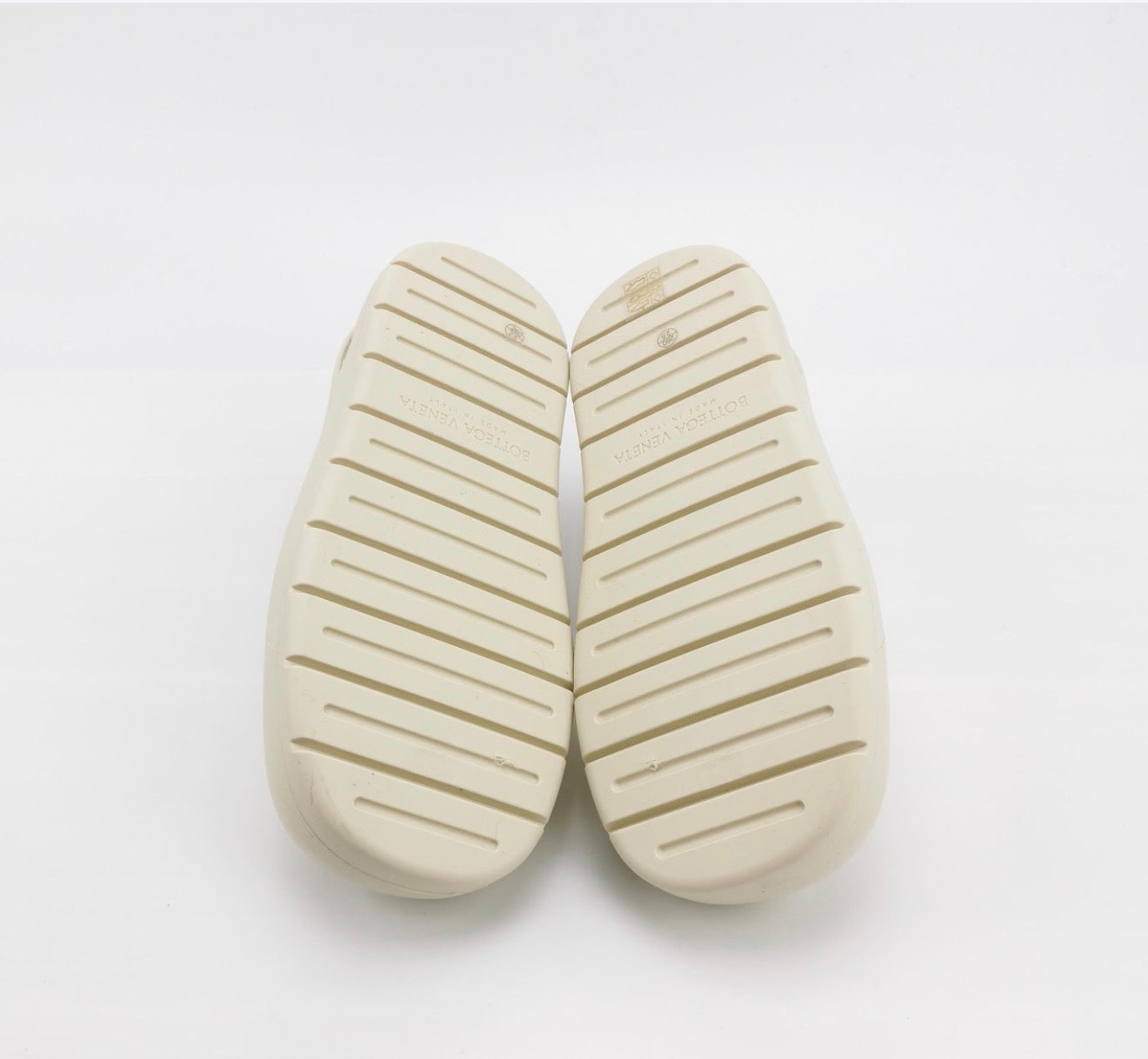 BOTTEGA VENETA Puddle Rubber Slingback Flat