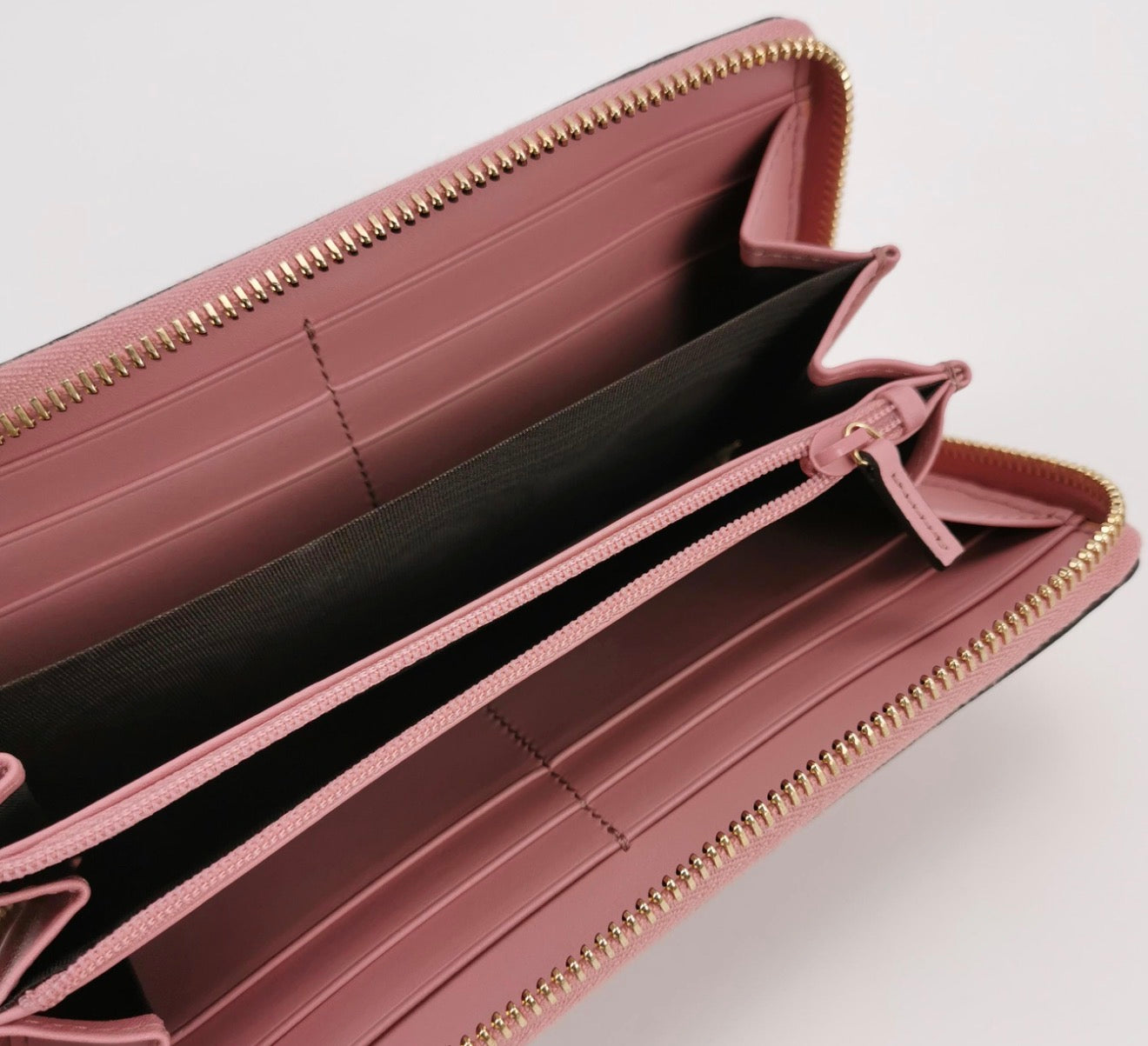 GUCCI Guccissima Leather Zip-around Wallet