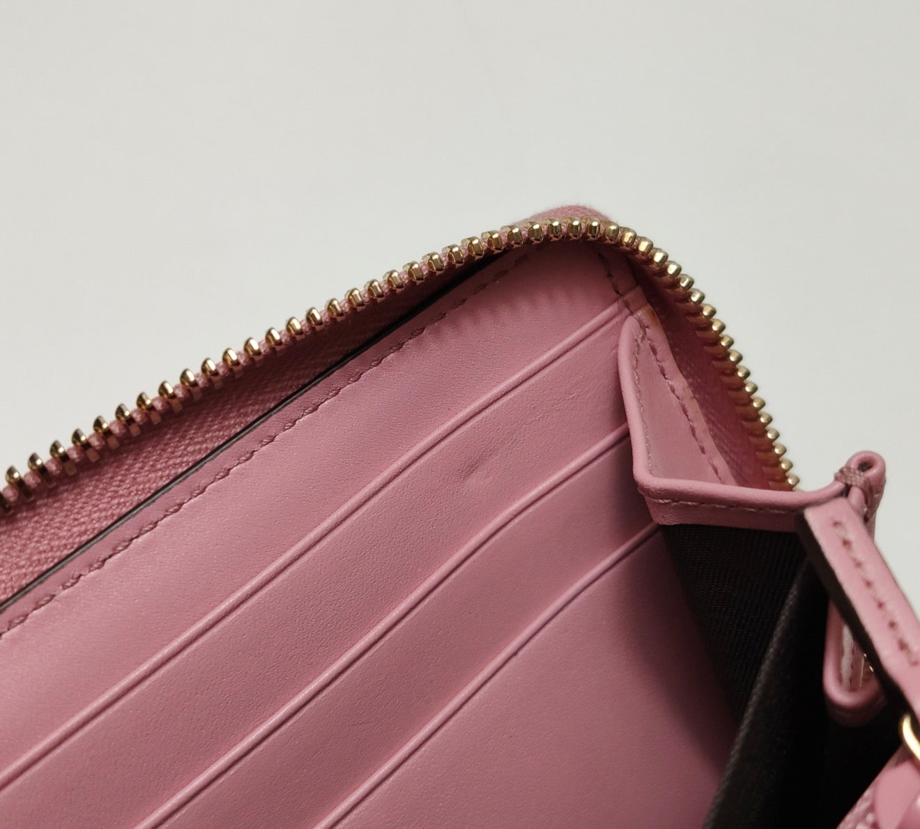 GUCCI Guccissima Leather Zip-around Wallet