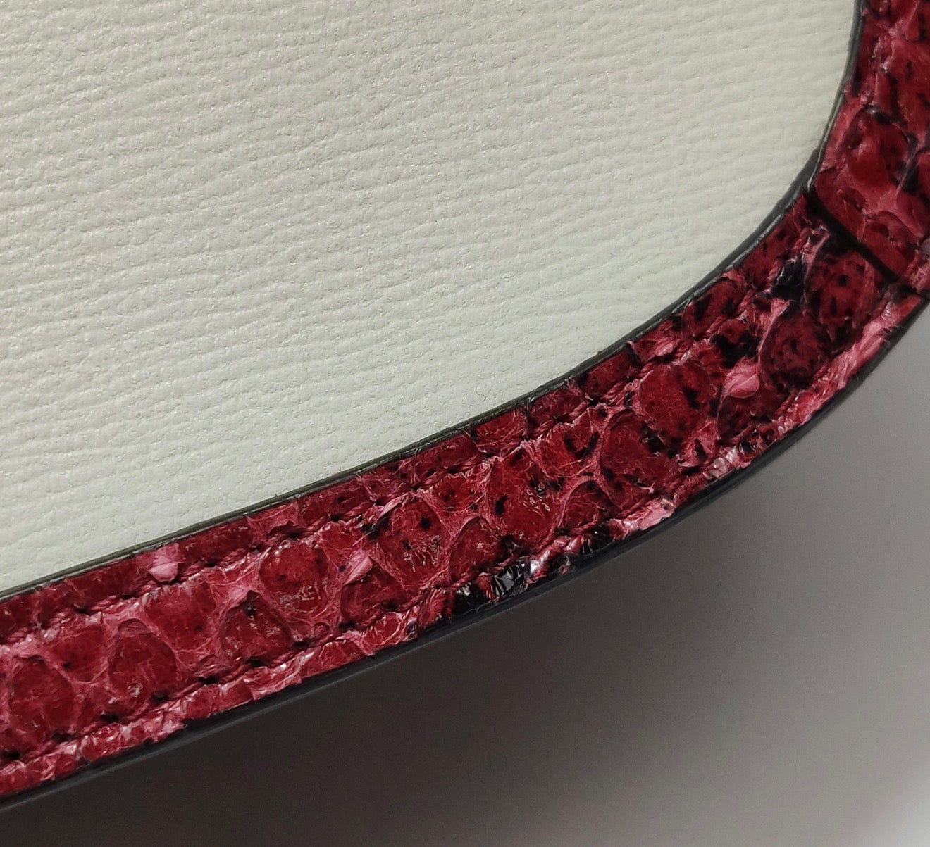 GUCCI Horsebit 1955 Python Trim Shoulder Bag