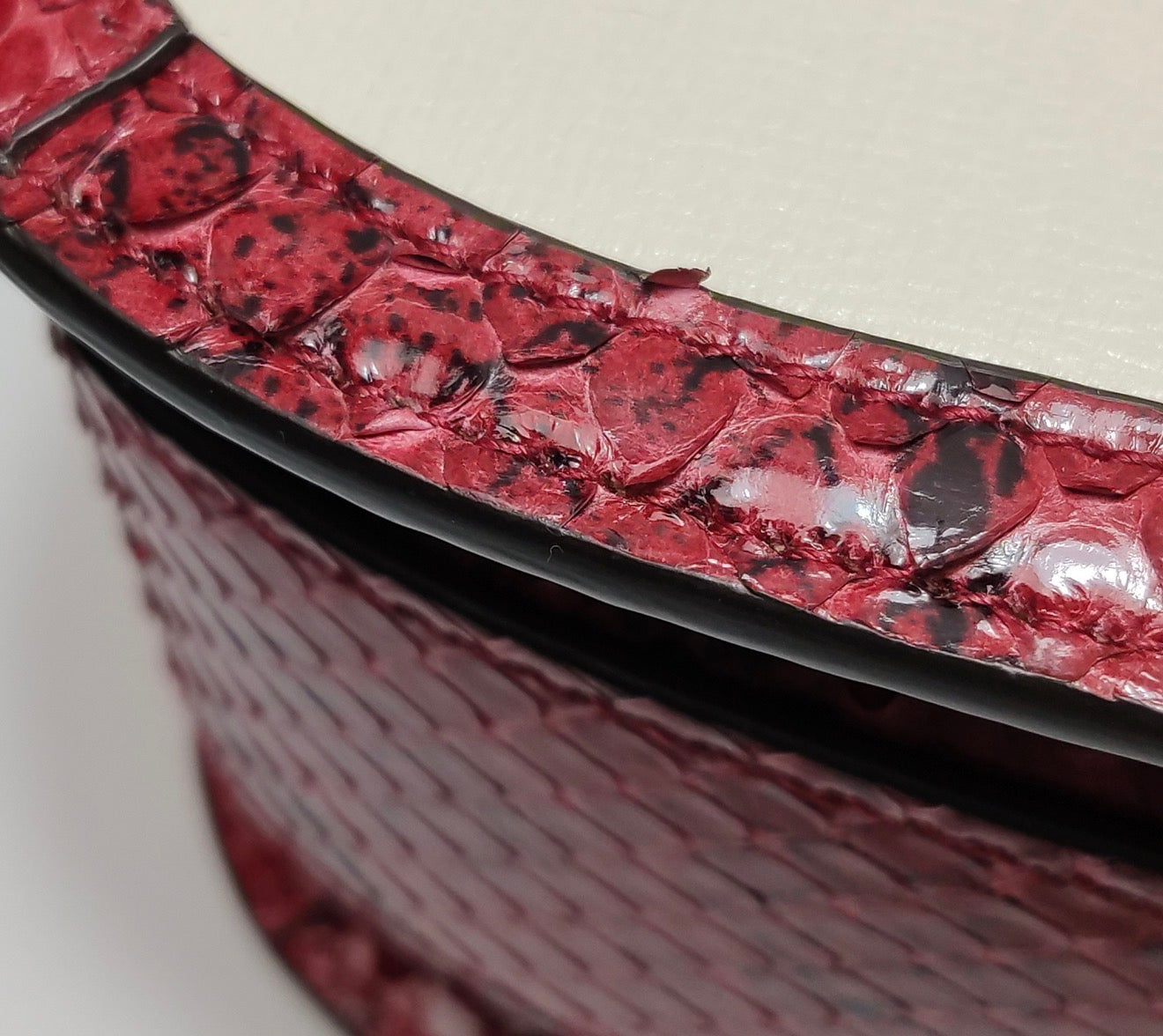 GUCCI Horsebit 1955 Python Trim Shoulder Bag